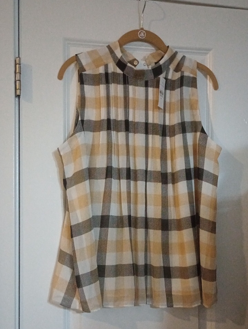 Ann Taylor NWT  Sleeveless Plaid Mock Neck Top in Cream and Tan Size M